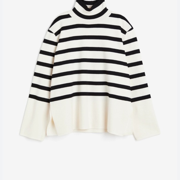 H&M Sweaters - H&M Black and White Striped Turtleneck Sweater New XS